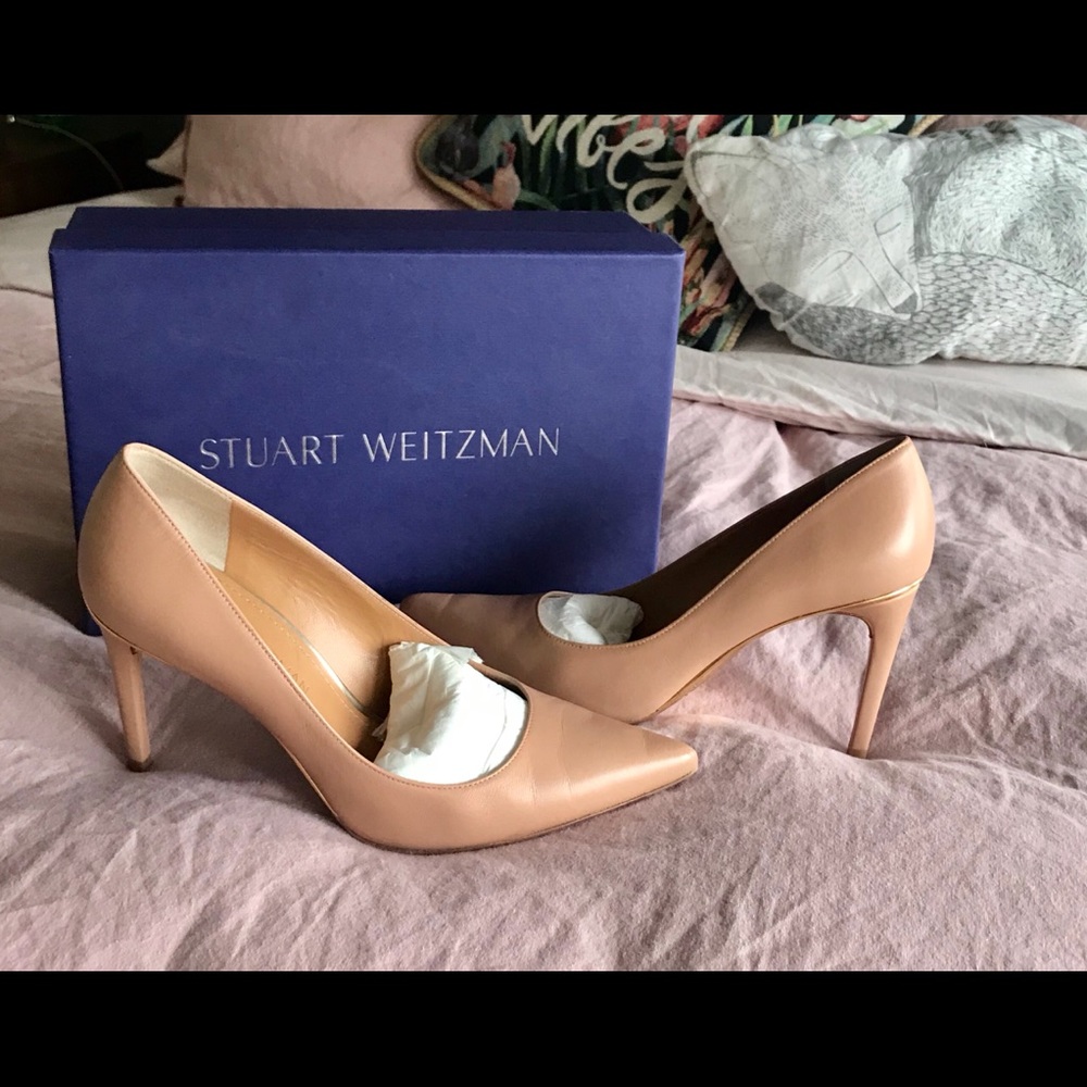 Beautiful and classic Nude Stuart Weitzman.